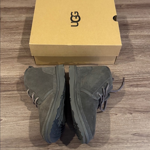 UGG kids neumel size 5 BL - Picture 3 of 4